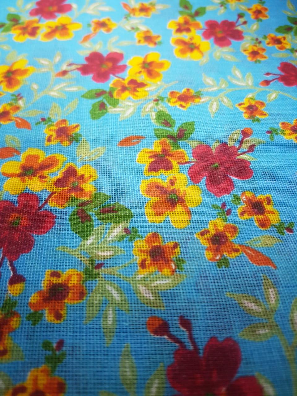 Tecido Chita Azul com Flores Vermelhas e Amarelas
