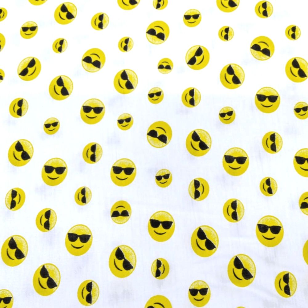 Tecido Malha Pv Estampado Emoji Óculos