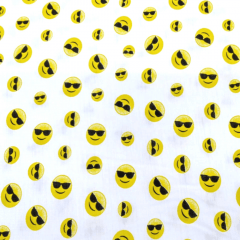 Tecido Malha PV Estampado Emoji Óculos